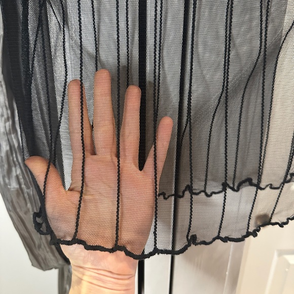 NWOT Black Sheer Crop Top Mesh Stripe Short Sleeve Ruffle Edge XS Small Sexy - Picture 5 of 5